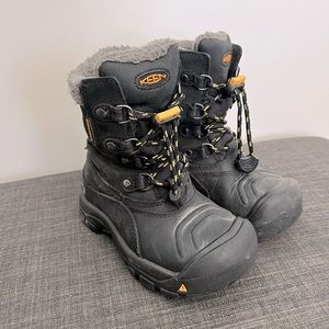 ❄️ KEEN Boys Winter Boots